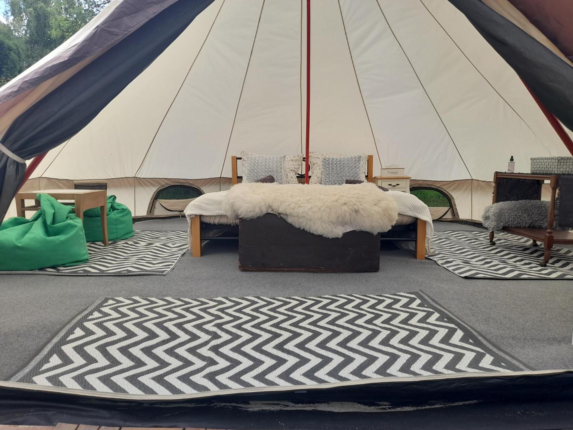 Luxury tent Glamping Na Samote U Lesa
